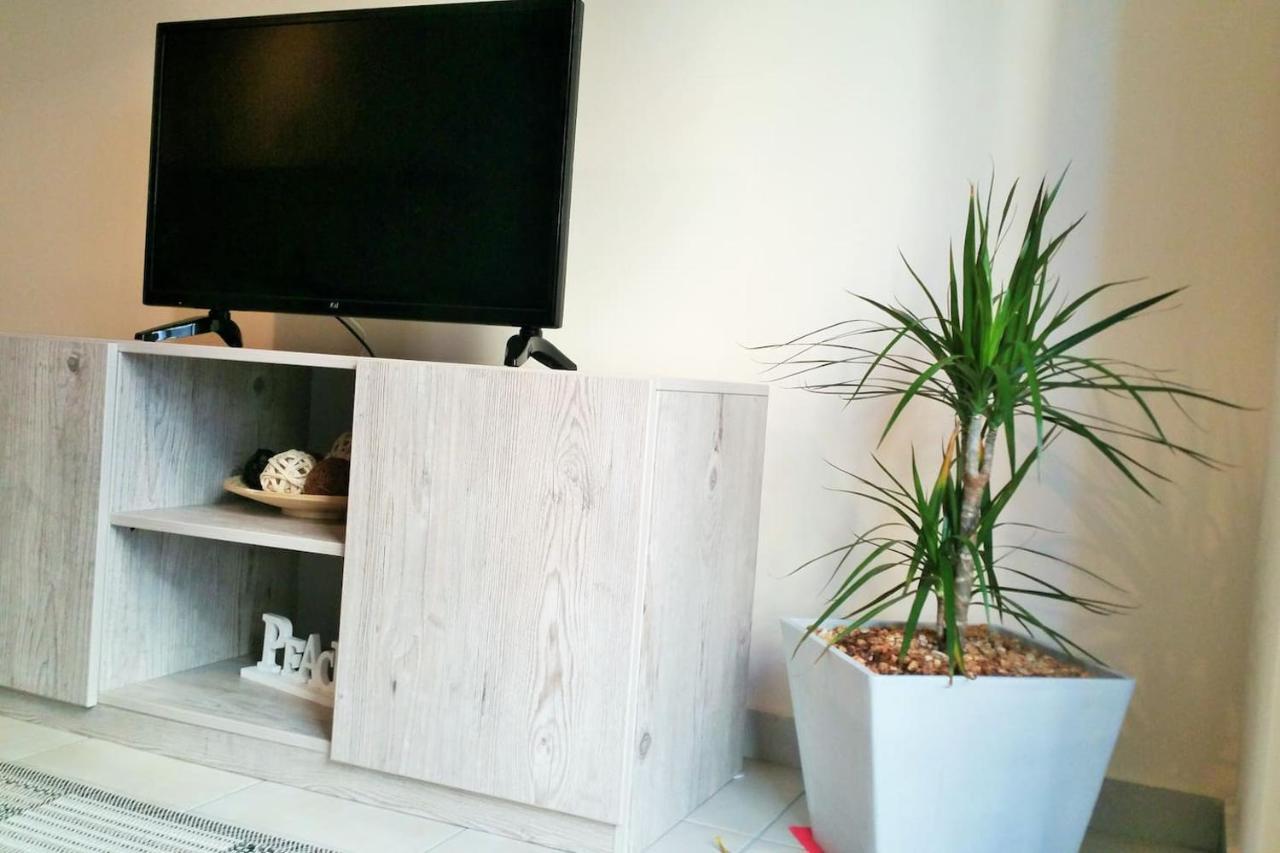 أثينا Melina'S Apartment By The Tube المظهر الخارجي الصورة